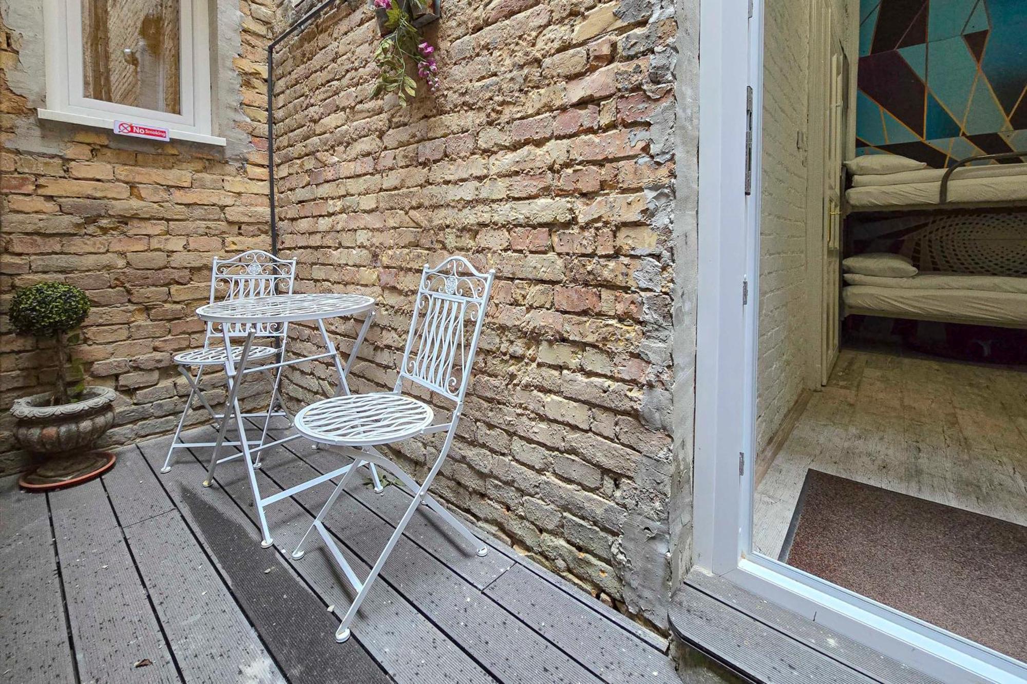 Wolf Apartment With Terrace Budapest Exterior foto